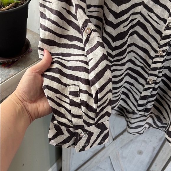 Tahari 100% Linen Button Up Shirt Zebra Print Large Nice!! - Picture 5 of 8